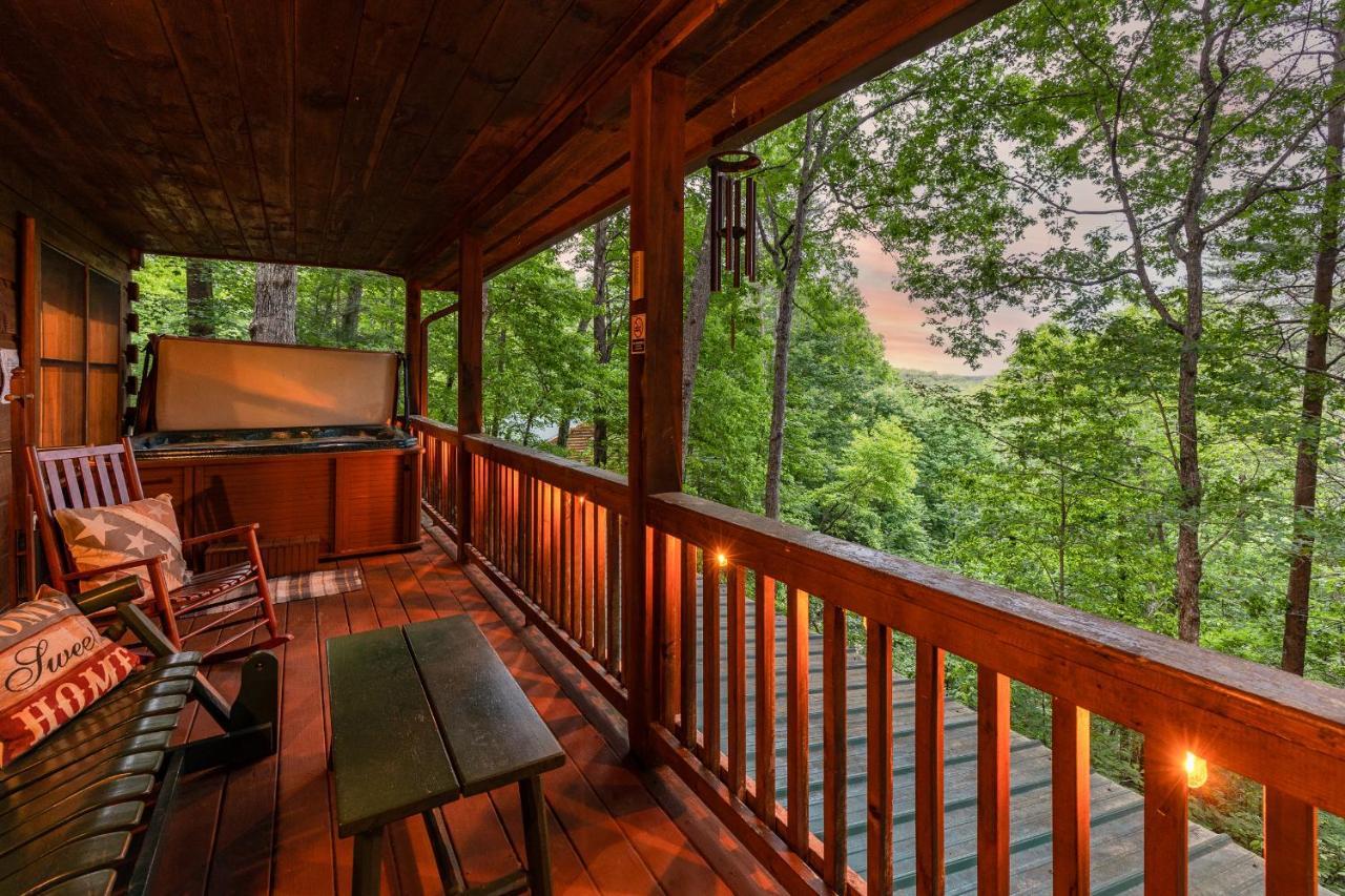 Secluded Sunrise Ridge-10 Min From Blue Ridge, King Beds, Hot Tub, 2 Porches, Fireplace Wood Burning, Mountain View, Cozy Exterior photo