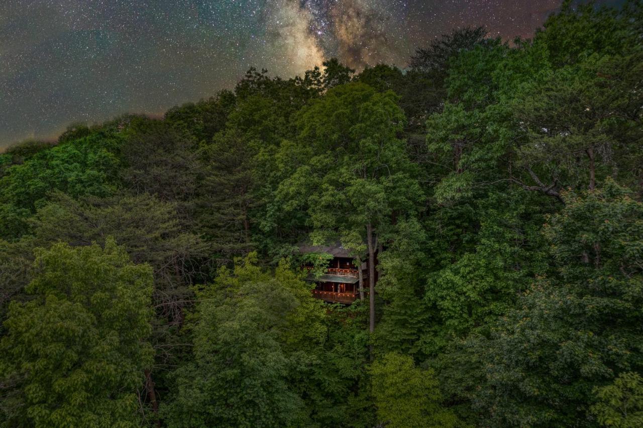 Secluded Sunrise Ridge-10 Min From Blue Ridge, King Beds, Hot Tub, 2 Porches, Fireplace Wood Burning, Mountain View, Cozy Exterior photo