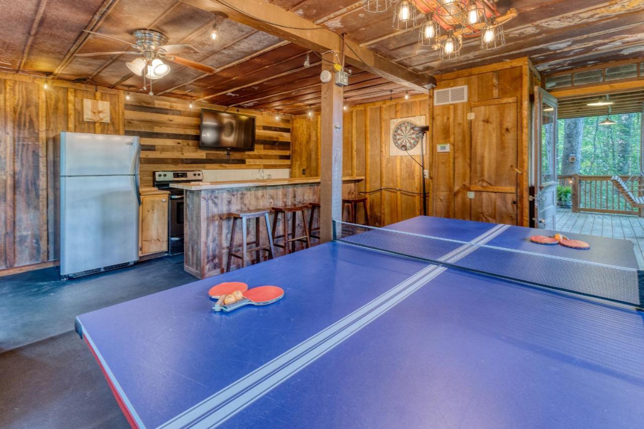 Secluded Sunrise Ridge-10 Min From Blue Ridge, King Beds, Hot Tub, 2 Porches, Fireplace Wood Burning, Mountain View, Cozy Exterior photo