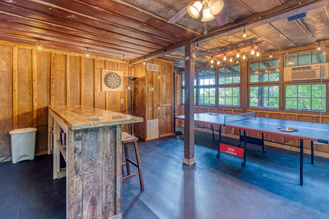 Secluded Sunrise Ridge-10 Min From Blue Ridge, King Beds, Hot Tub, 2 Porches, Fireplace Wood Burning, Mountain View, Cozy Exterior photo