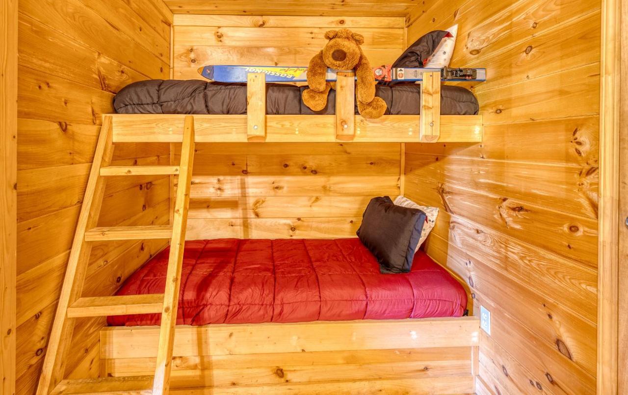 Secluded Sunrise Ridge-10 Min From Blue Ridge, King Beds, Hot Tub, 2 Porches, Fireplace Wood Burning, Mountain View, Cozy Exterior photo